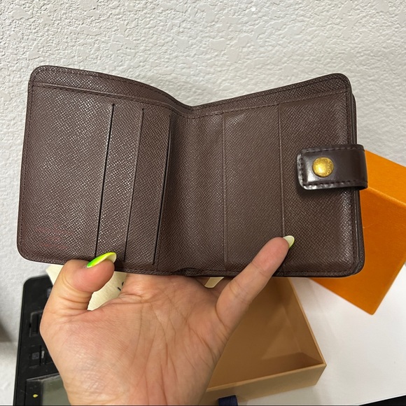 <LOWEST PRICE>100% AUTH Louis Vuitton Damier Ebene Compact Zip Wallet - Picture 7 of 13
